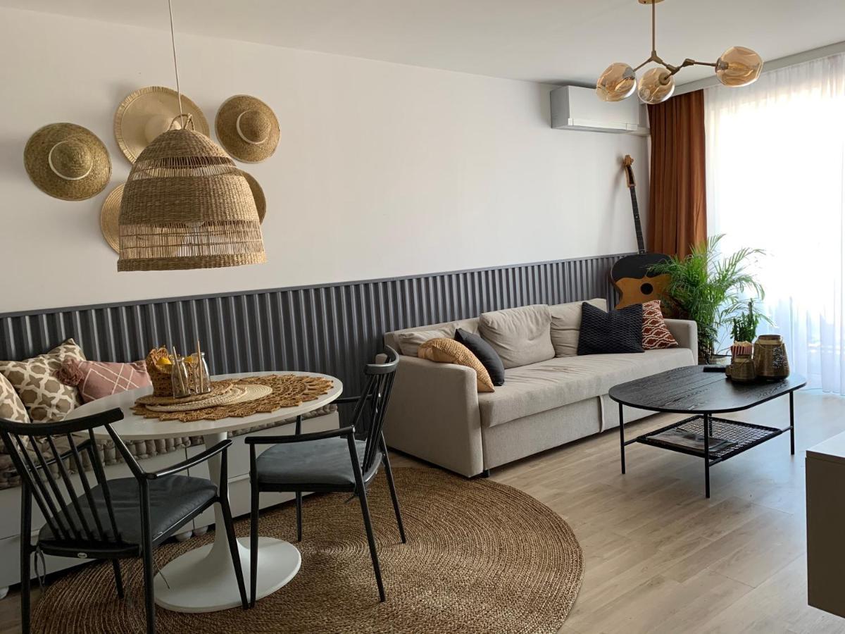 Central Point By Zoom Apartments Братислава Екстер'єр фото
