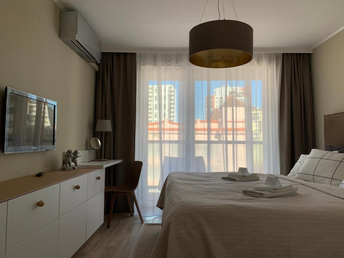 Central Point By Zoom Apartments Братислава Екстер'єр фото